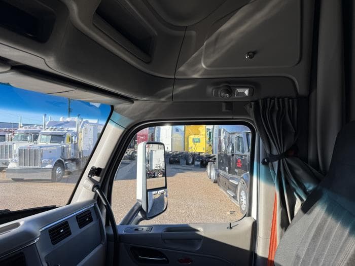 2021 Peterbilt 579 — photo 12