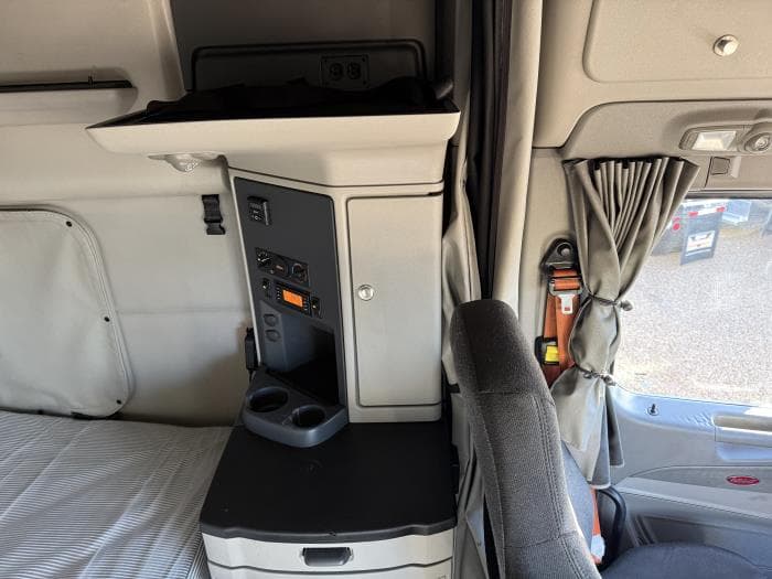 2021 Peterbilt 579 — photo 23