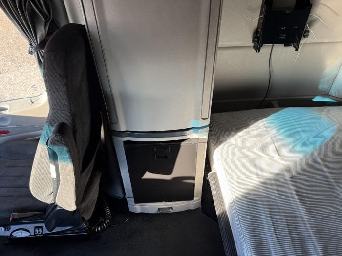 2021 Peterbilt 579 — photo 27