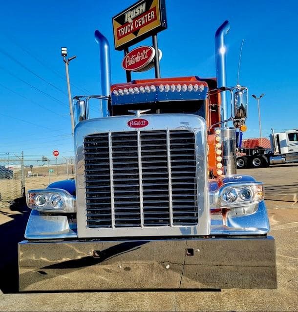 2022 Peterbilt 389 — photo 9