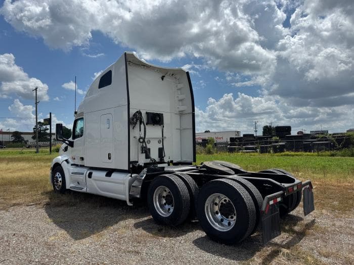 2022 Peterbilt 579 — photo 8