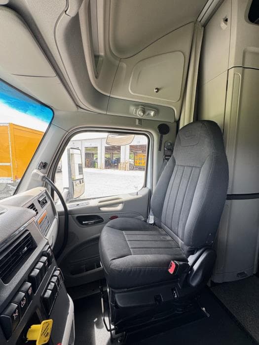 2022 Peterbilt 579 — photo 21