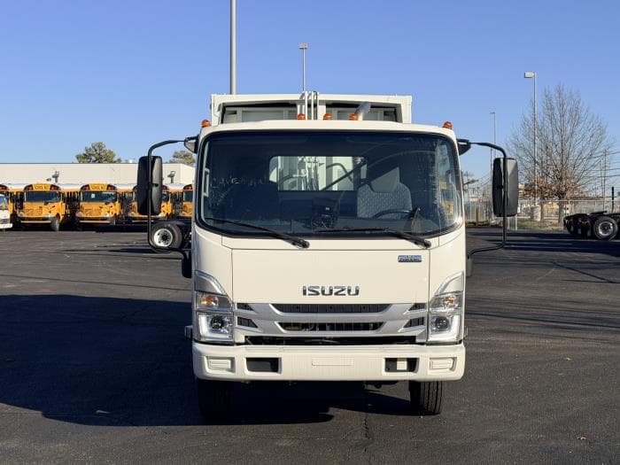 2024 Isuzu NRR — photo 9