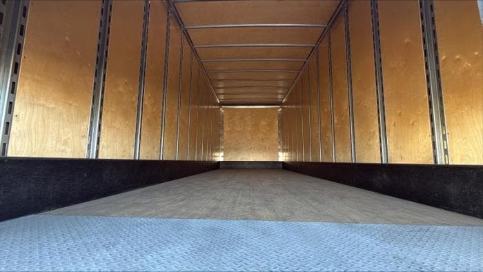 2025 Hino L6 — photo 3