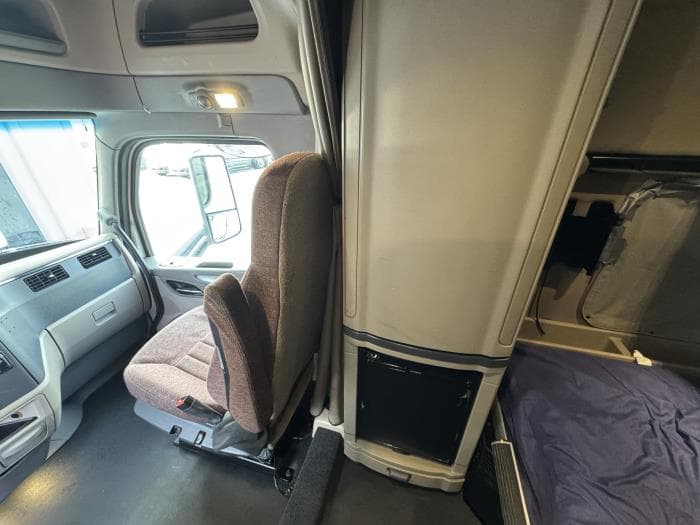 2022 Peterbilt 579 — photo 17