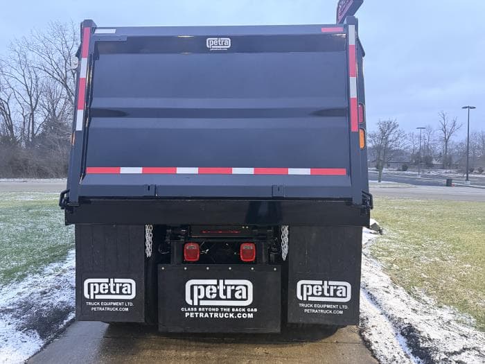 2026 International HX — photo 8