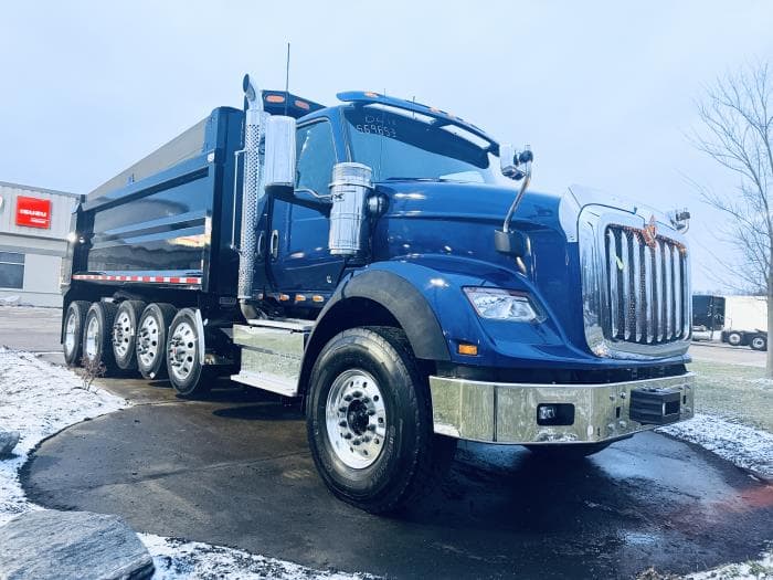 2026 International HX — photo 11