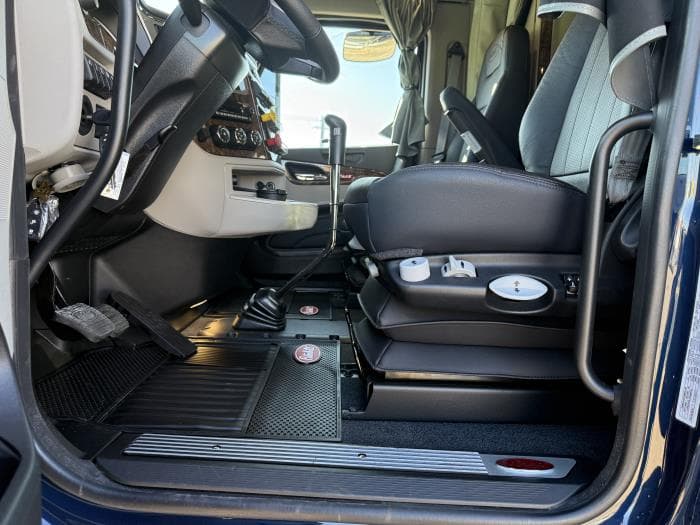 2026 Peterbilt 589 — photo 34