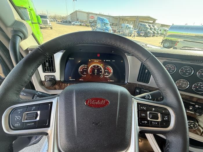 2026 Peterbilt 589 — photo 43