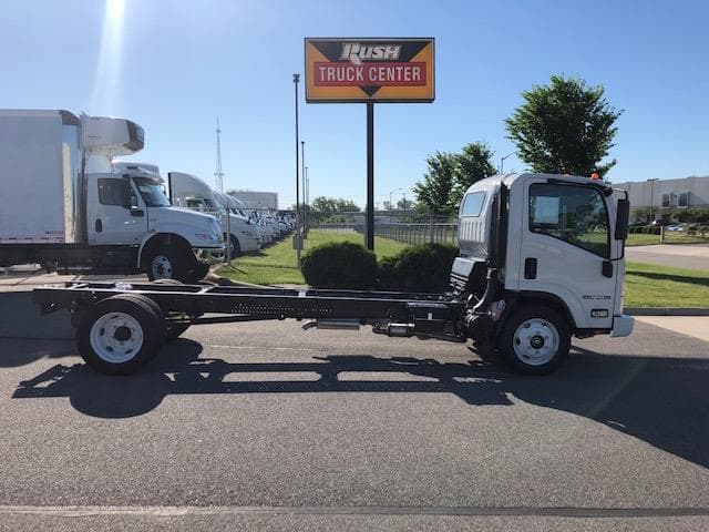 2026 Isuzu NPR — photo 5