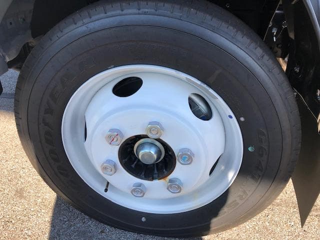 2026 Isuzu NPR — photo 10