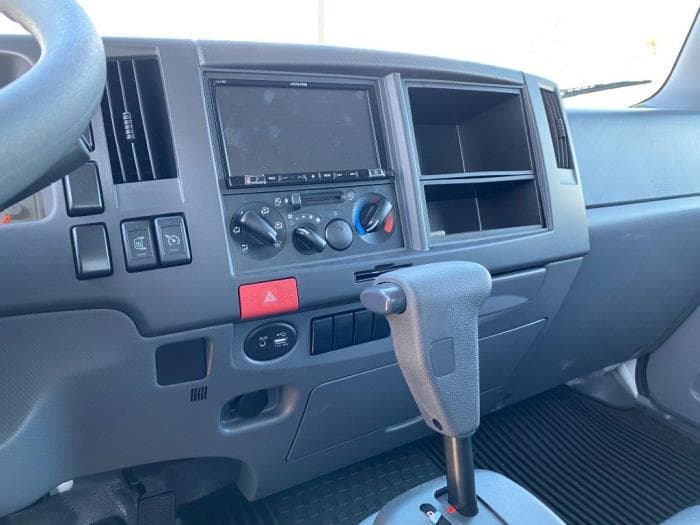 2026 Isuzu NPR — photo 14