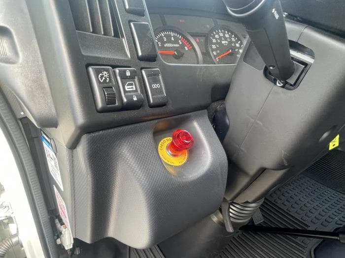 2025 Isuzu NRR — photo 18