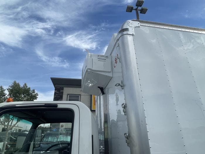 2025 Isuzu NPR — photo 10