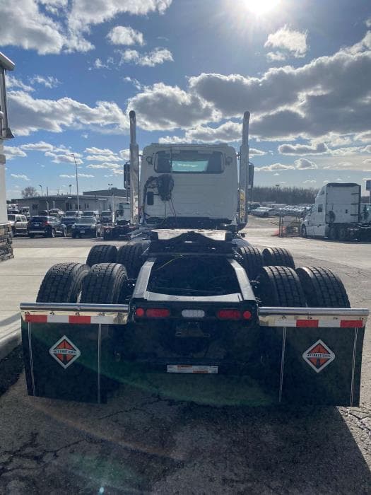 2026 International HX — photo 9