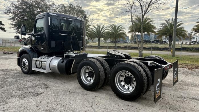 2022 Peterbilt 579 — photo 4