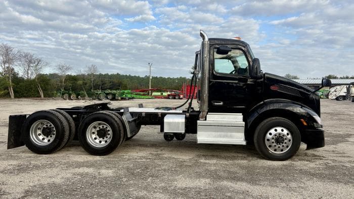 2022 Peterbilt 579 — photo 7