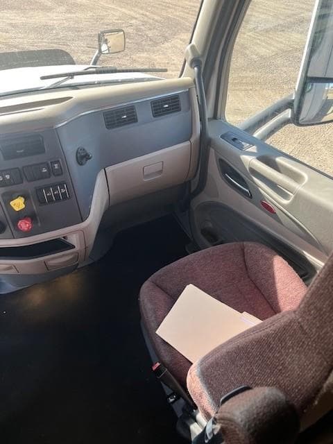 2022 Peterbilt 579 — photo 8
