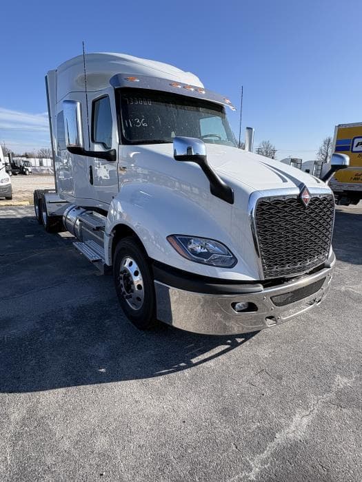 2026 International LT — photo 4