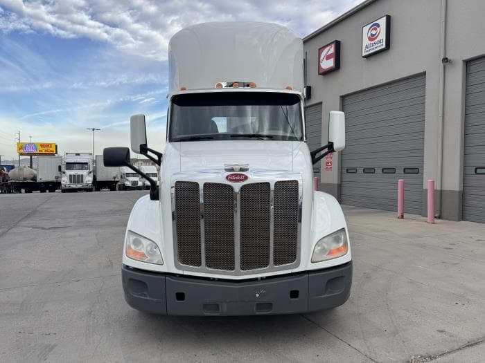2020 Peterbilt 579 — photo 3