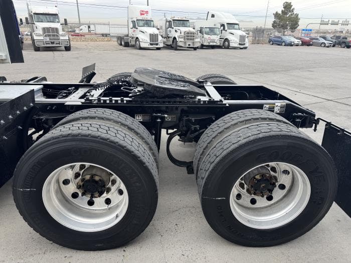 2020 Peterbilt 579 — photo 10