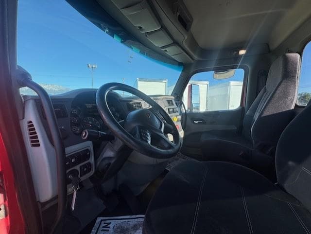 2020 Peterbilt 579 — photo 7