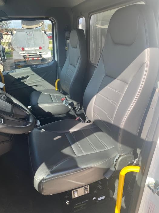 2026 Peterbilt 548 — photo 15