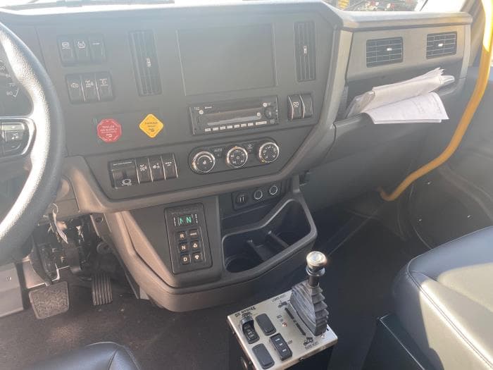 2026 Peterbilt 548 — photo 16