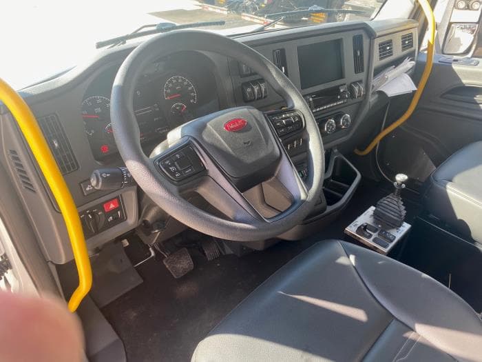 2026 Peterbilt 548 — photo 14