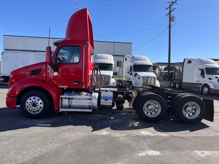 2020 Peterbilt 579 — photo 9