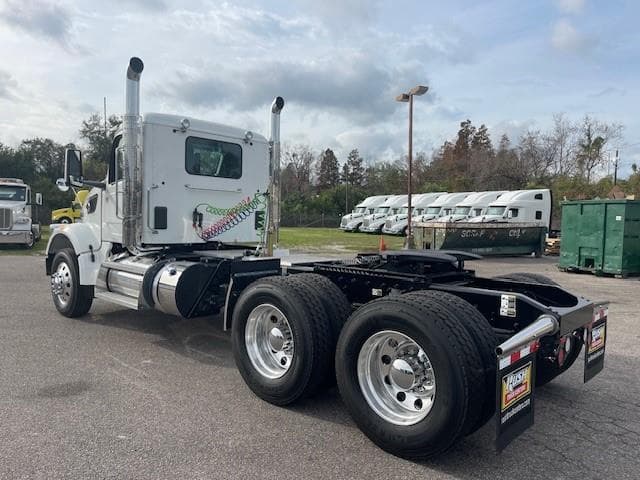 2026 Peterbilt 567 — photo 4