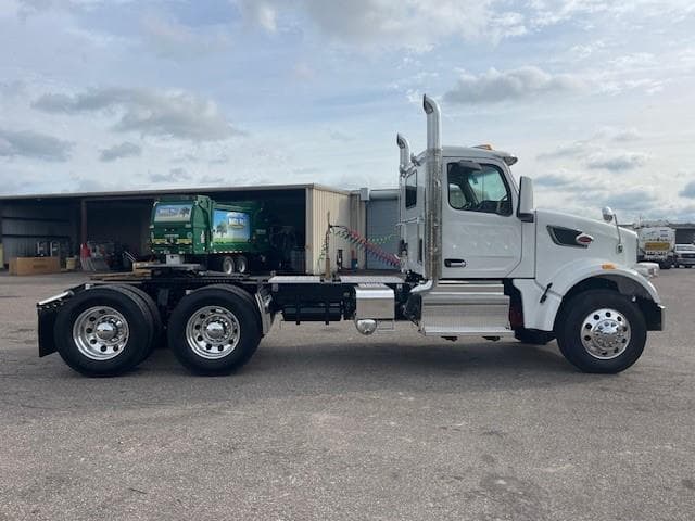 2026 Peterbilt 567 — photo 6