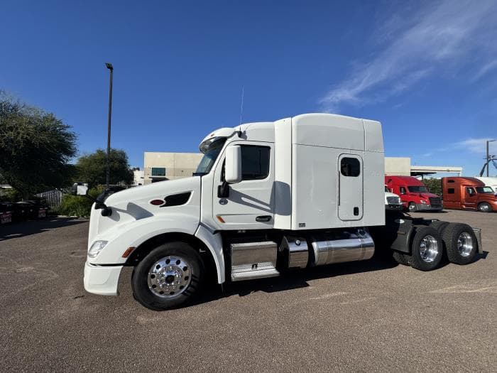 2022 Peterbilt 579 — photo 3