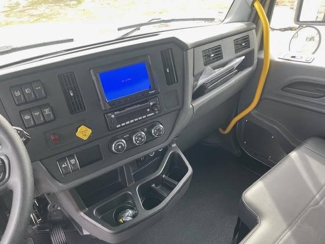 2025 Peterbilt 536 — photo 12