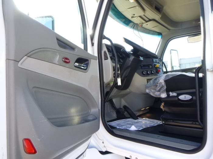 2019 Peterbilt 579 — photo 12