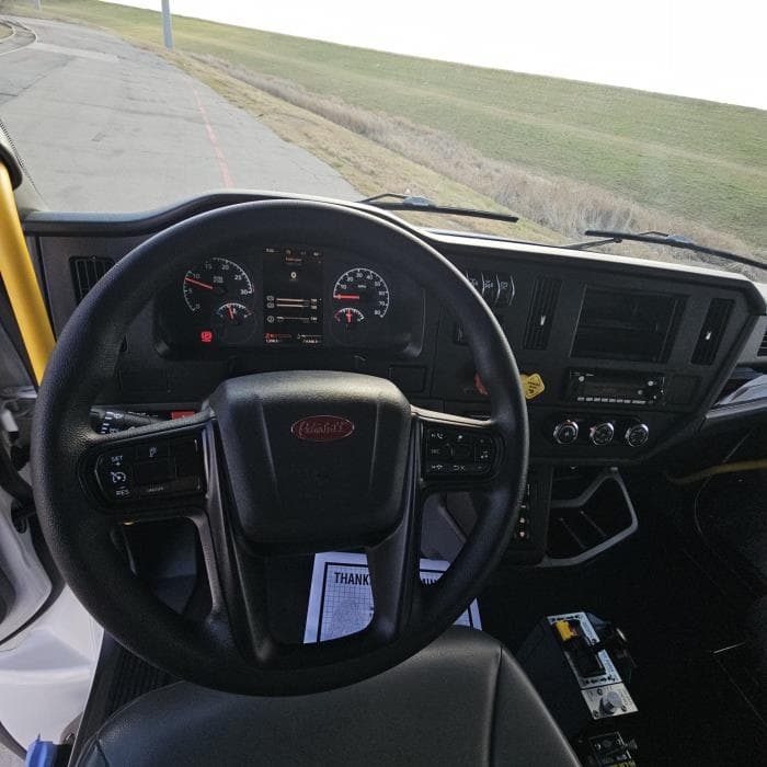 2026 Peterbilt 548 — photo 32