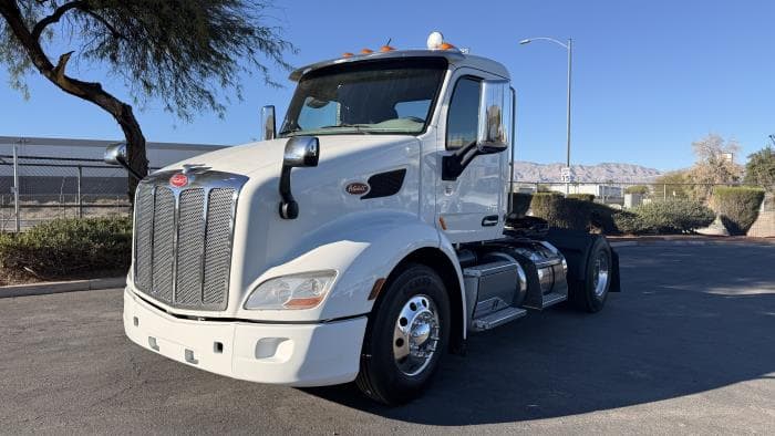 2019 Peterbilt 579 — photo 2
