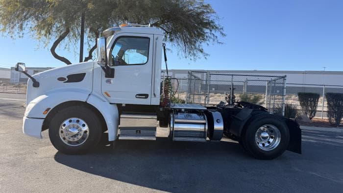 2019 Peterbilt 579 — photo 3