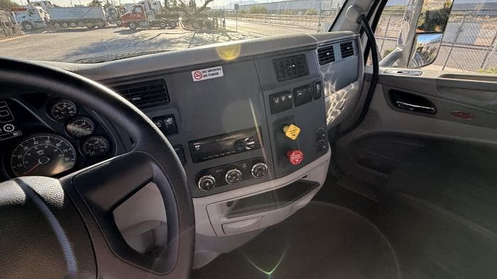 2019 Peterbilt 579 — photo 12