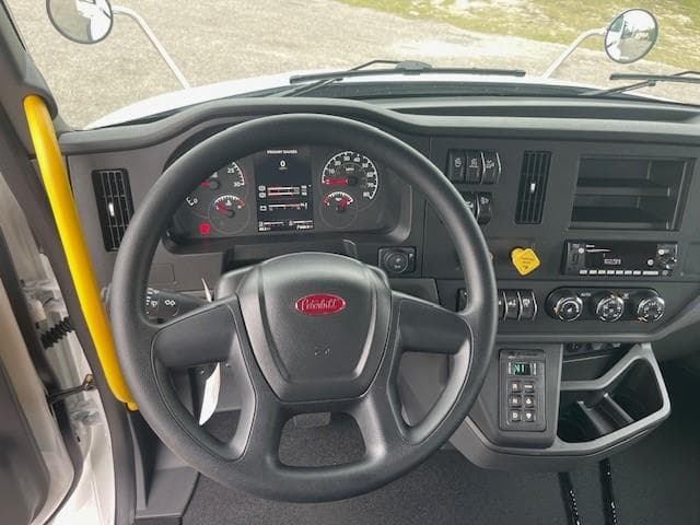 2026 Peterbilt 548 — photo 14
