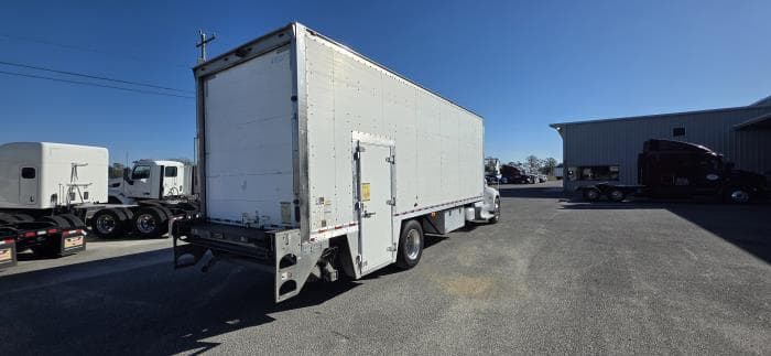 2020 Peterbilt 337 — photo 6