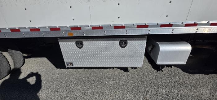 2020 Peterbilt 337 — photo 18