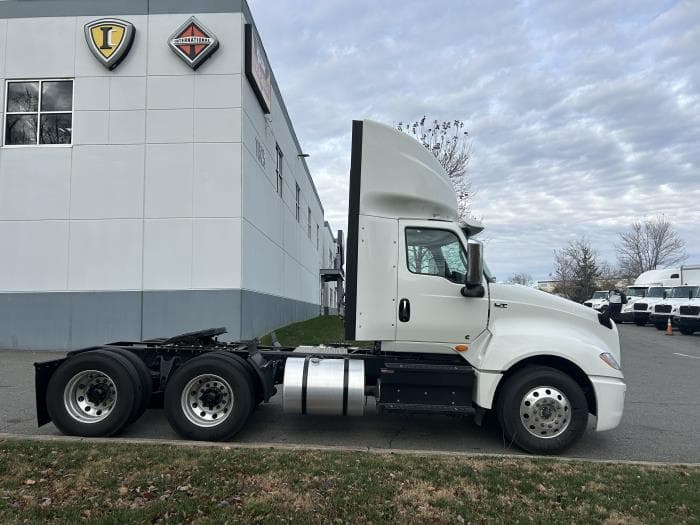 2026 International LT — photo 5