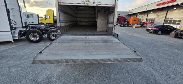 2020 Peterbilt 337 — photo 14