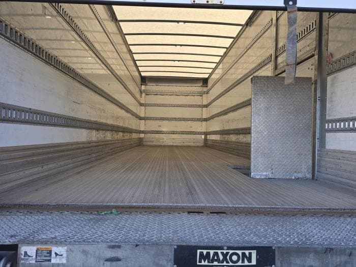 2020 Peterbilt 337 — photo 10