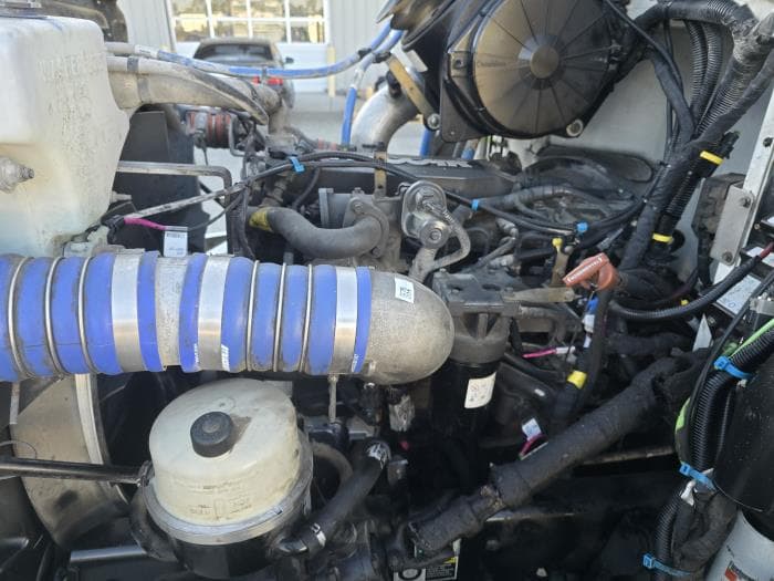 2020 Peterbilt 337 — photo 22