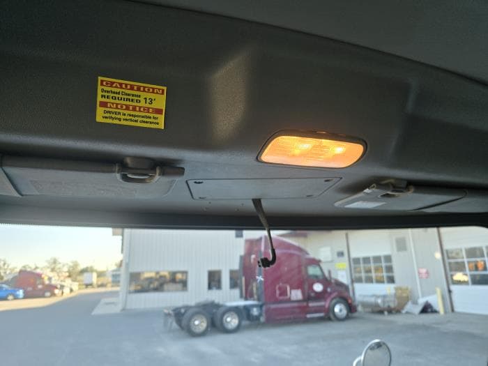 2020 Peterbilt 337 — photo 29