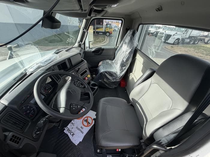 2026 International LT — photo 13