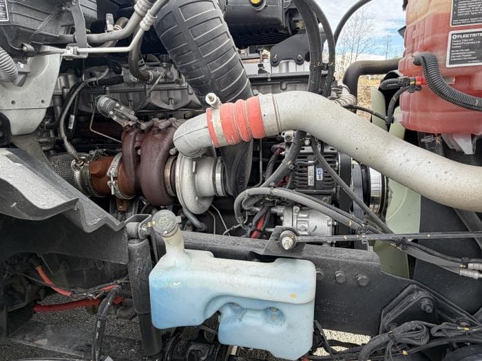 2026 International LT — photo 10