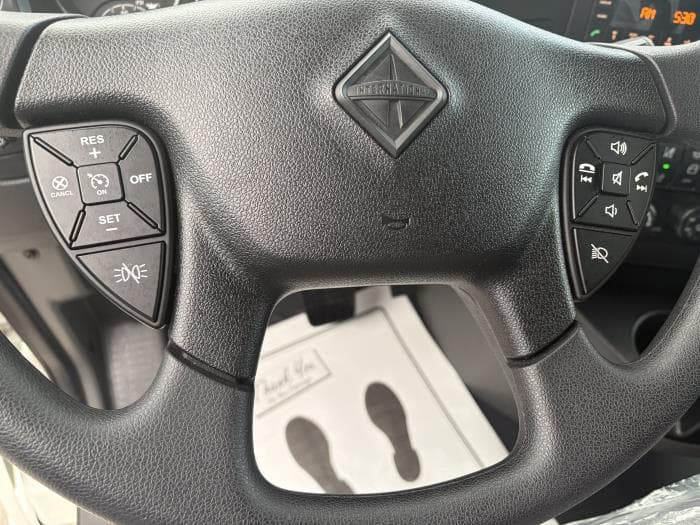 2026 International LT — photo 11